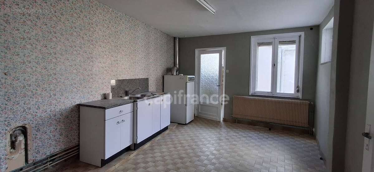 Maison à vendre 8 pièces ESTAIRES (59) - photo 3
