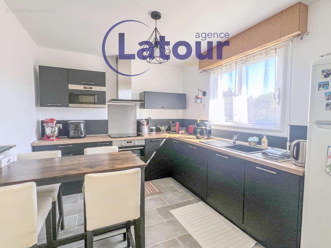 PROCHE HOUDAN Maison familiale 6 pièces avec sous-sol total et dépendance - photo 4