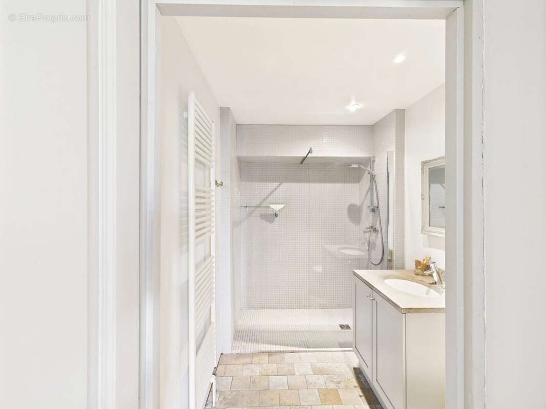 Maison à CAHUZAC-SUR-VERE