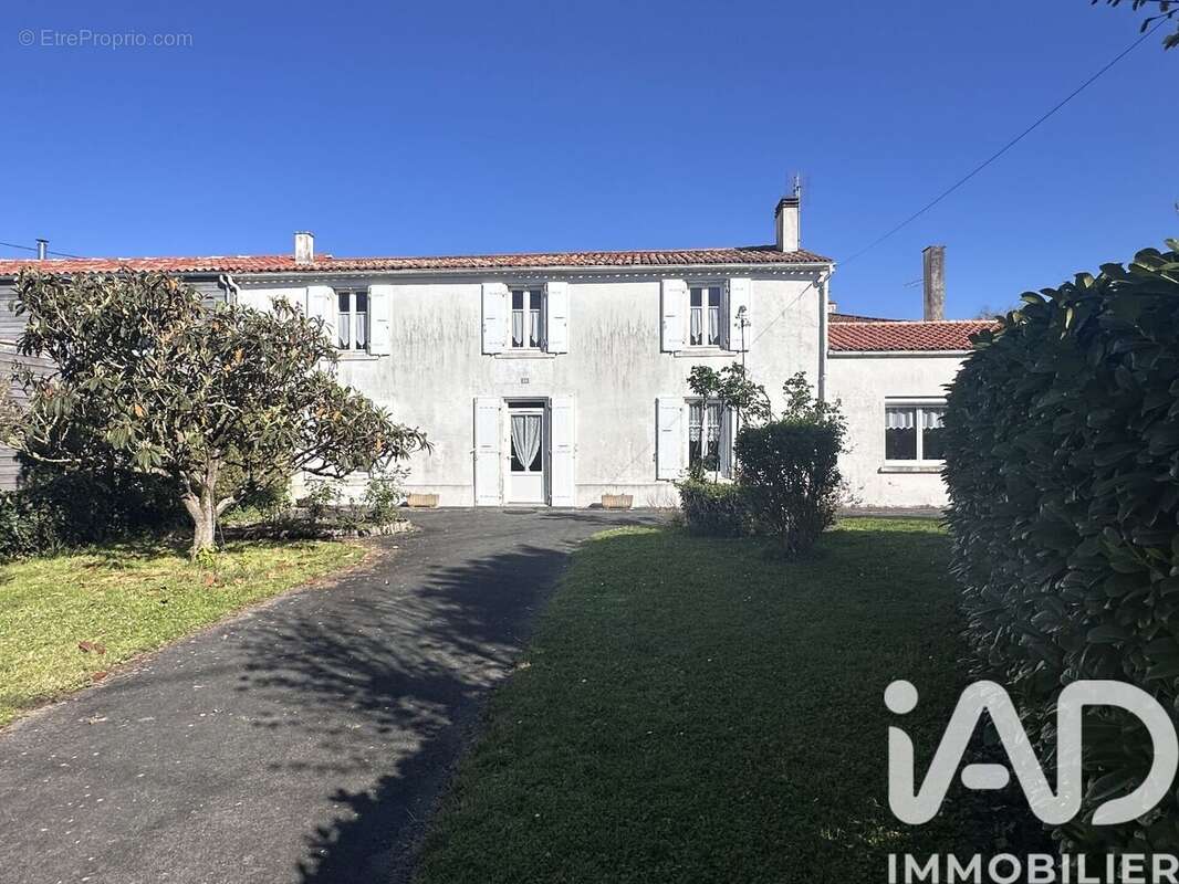 Photo 2 - Maison à VERINES