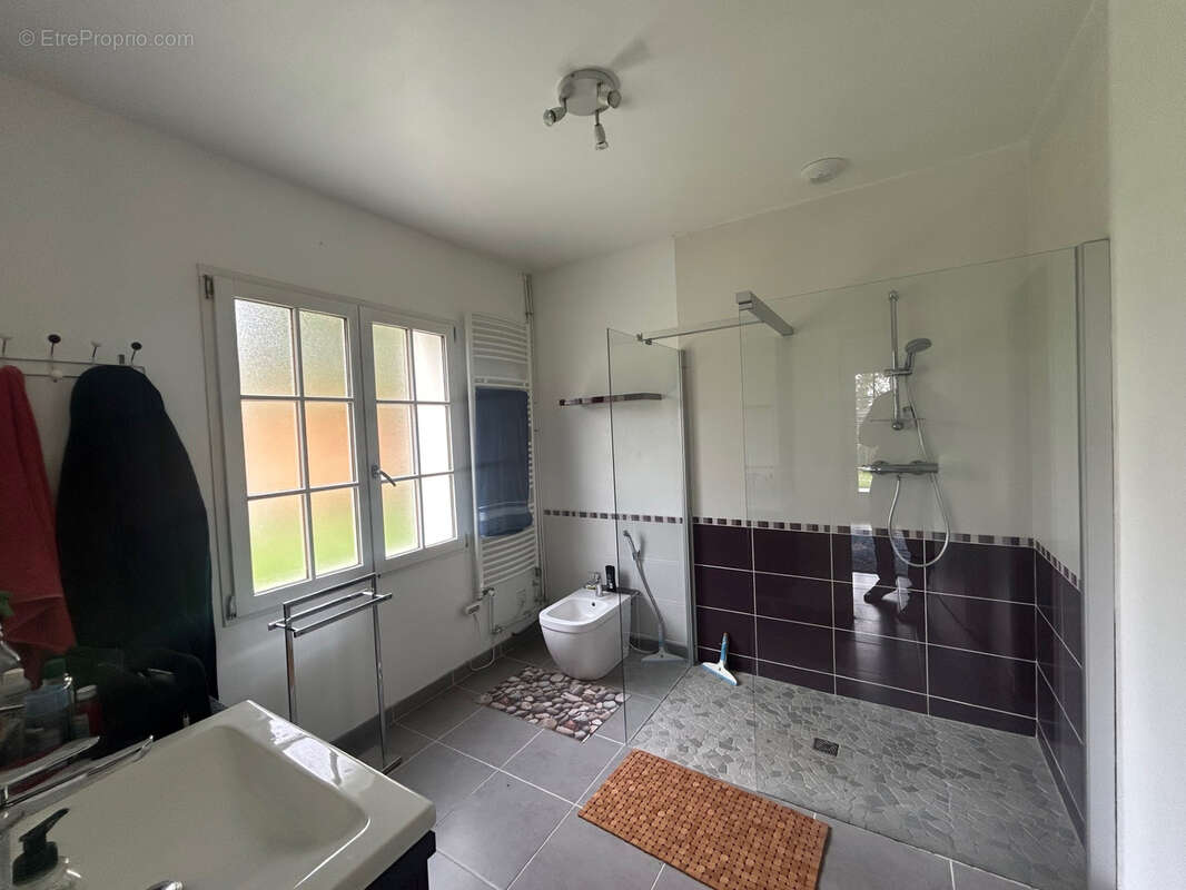À vendre   Maison familiale de 175 m2   7 pièces   4 chambres   Yèvre-le-Châtel - photo 9