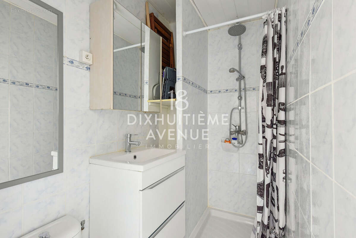 Appartement à PARIS-18E