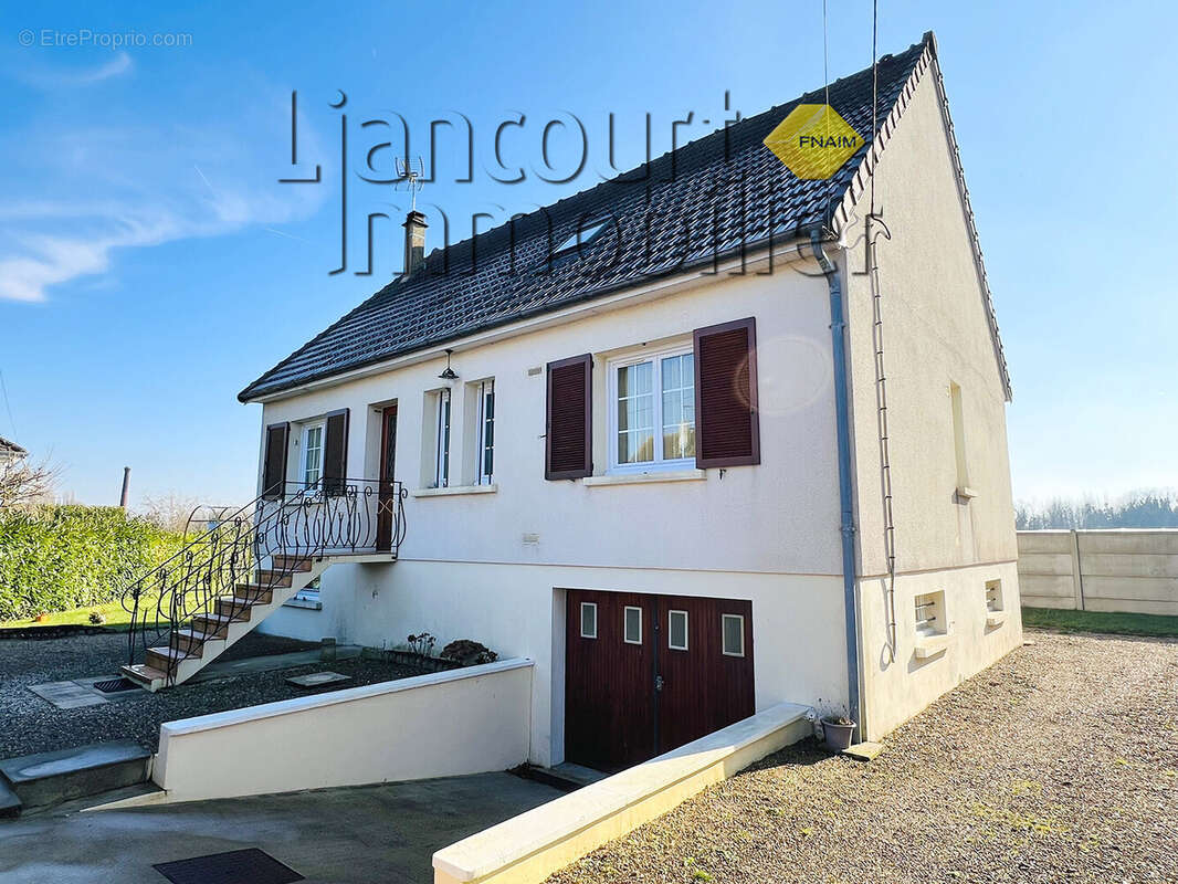 Maison à SAINT-MARTIN-LONGUEAU