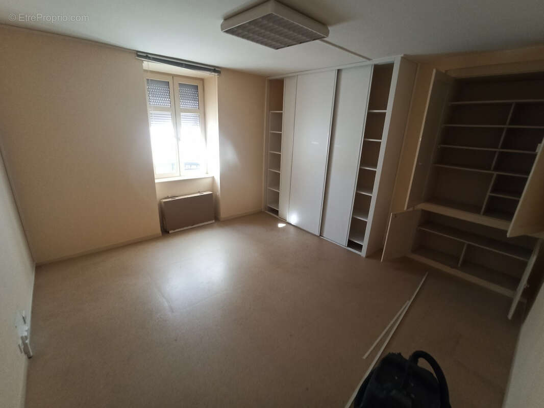 Commerce à AIXE-SUR-VIENNE