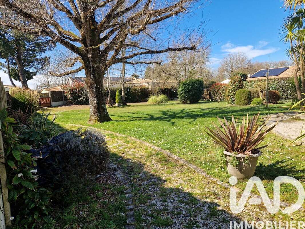 Photo 2 - Terrain à LE FENOUILLER