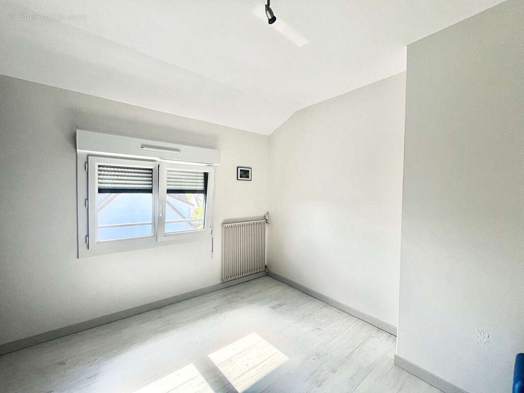 A VENDRE Maison à Louvigny 6 pièce(s)  4 chambres 102,65 m2 - entièrement rénovée 2020 - belle orientation - photo 10