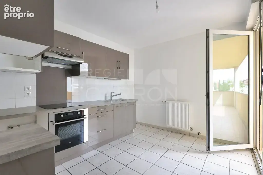 St bonnet centre - appartement 3 pieces avec balcon 16,7 m2 - bon etat - 248 000 € hai - photo 4