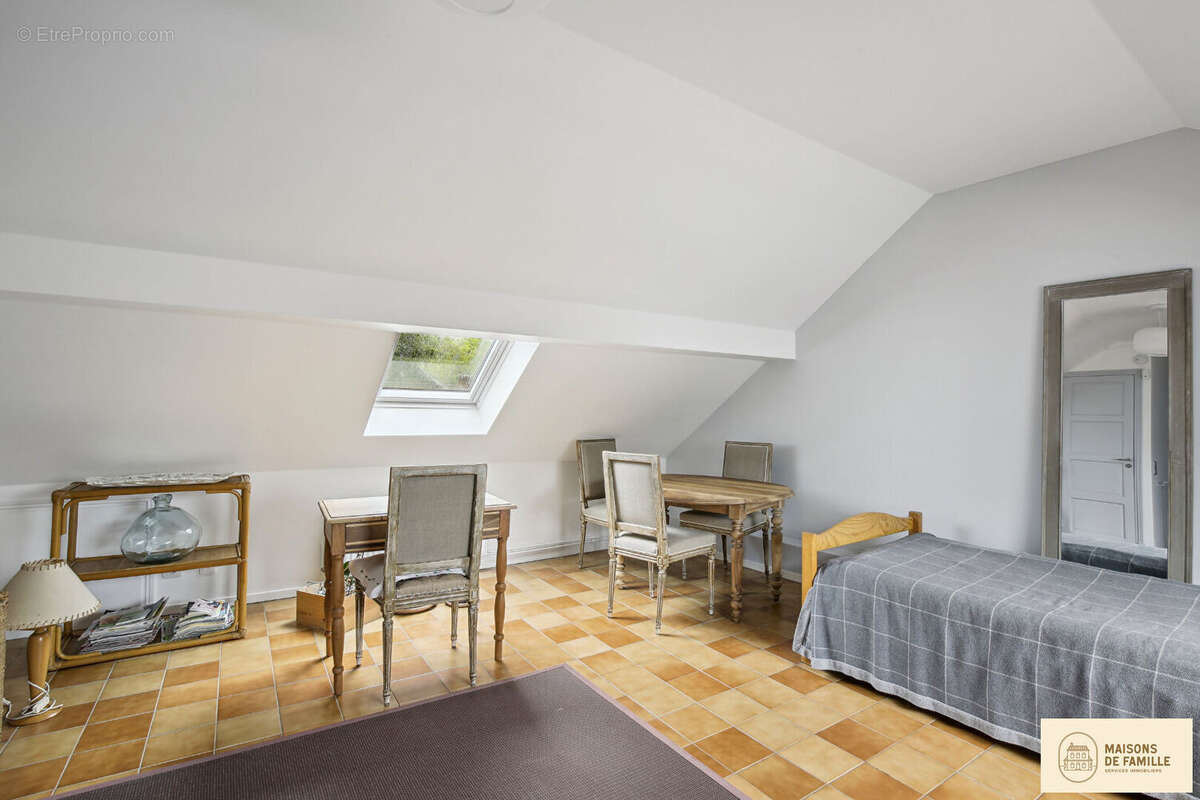 Maison à LOUVECIENNES