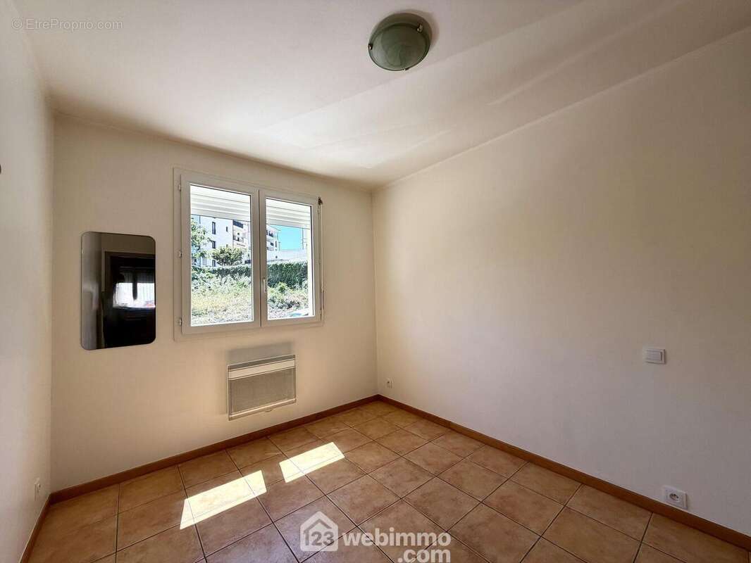 Chambre n°1 - Appartement à SAN-MARTINO-DI-LOTA