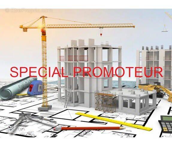 Terrain à VILLENAVE-D&#039;ORNON