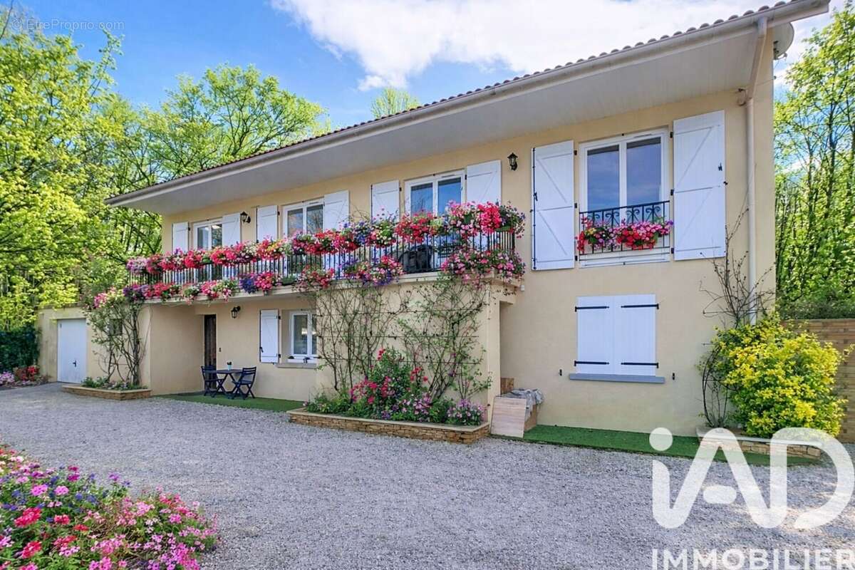 Maison 197 m² à Marquay  - photo 3