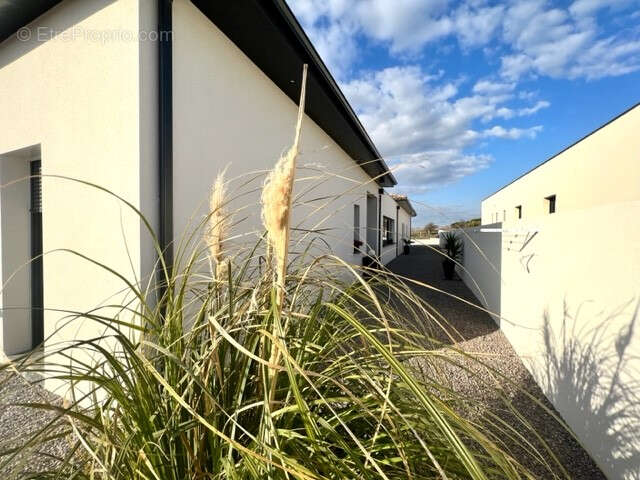Maison à NISSAN-LEZ-ENSERUNE