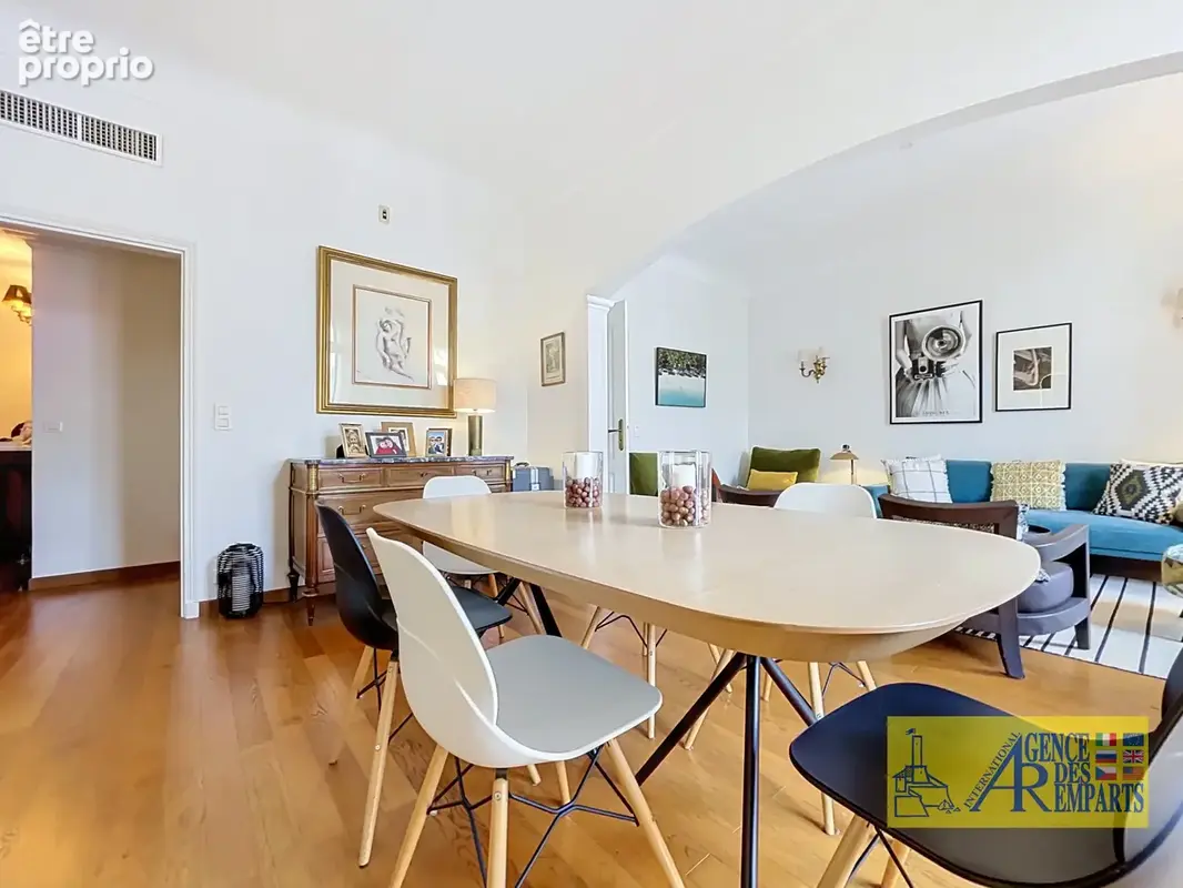 Élégant appartement bourgeois de 76 m2 au cœur d’Antibes - photo 5