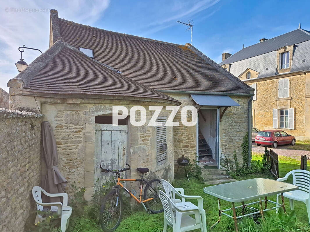 A Vendre Maison individuelle en pierre à Bernières sur  Mer (14990) - photo 13