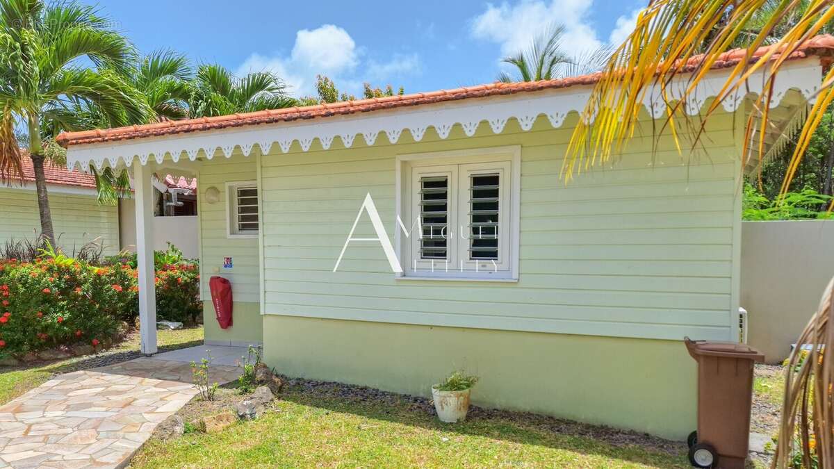 Maison 220 m² à Sainte-Anne  - photo 9