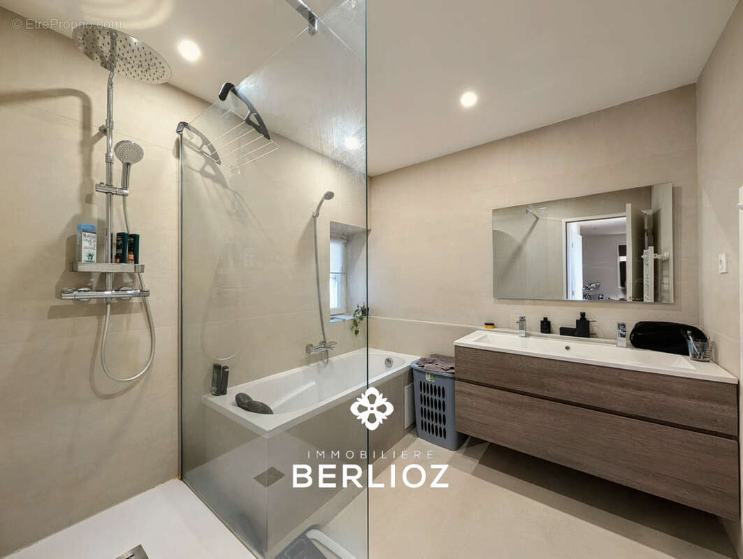 Appartement à MEYLAN