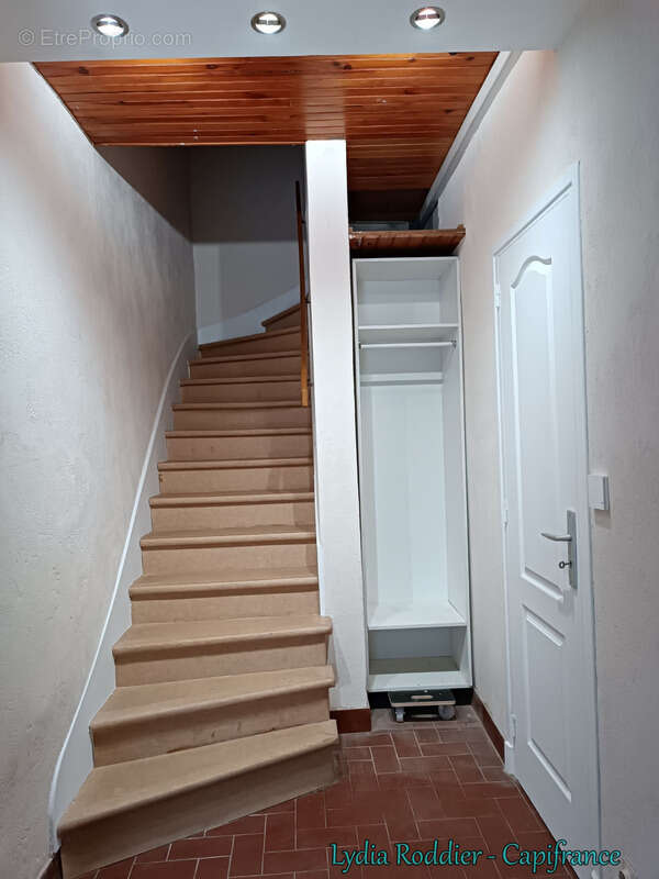 Maison 3 pièces 60 m2 rénovée dans le centre de CHATELDON (63290) - secteur calme - photo 12
