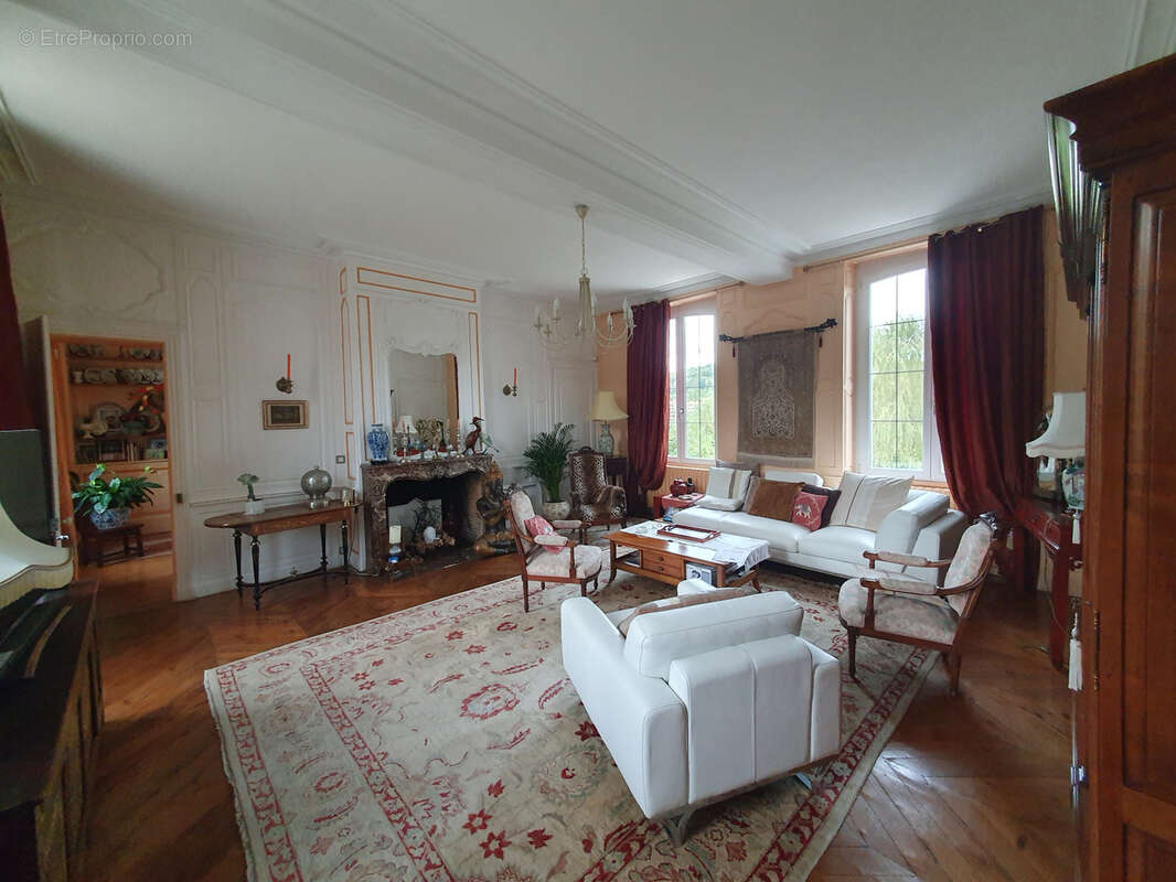 Maison à CORMEILLES