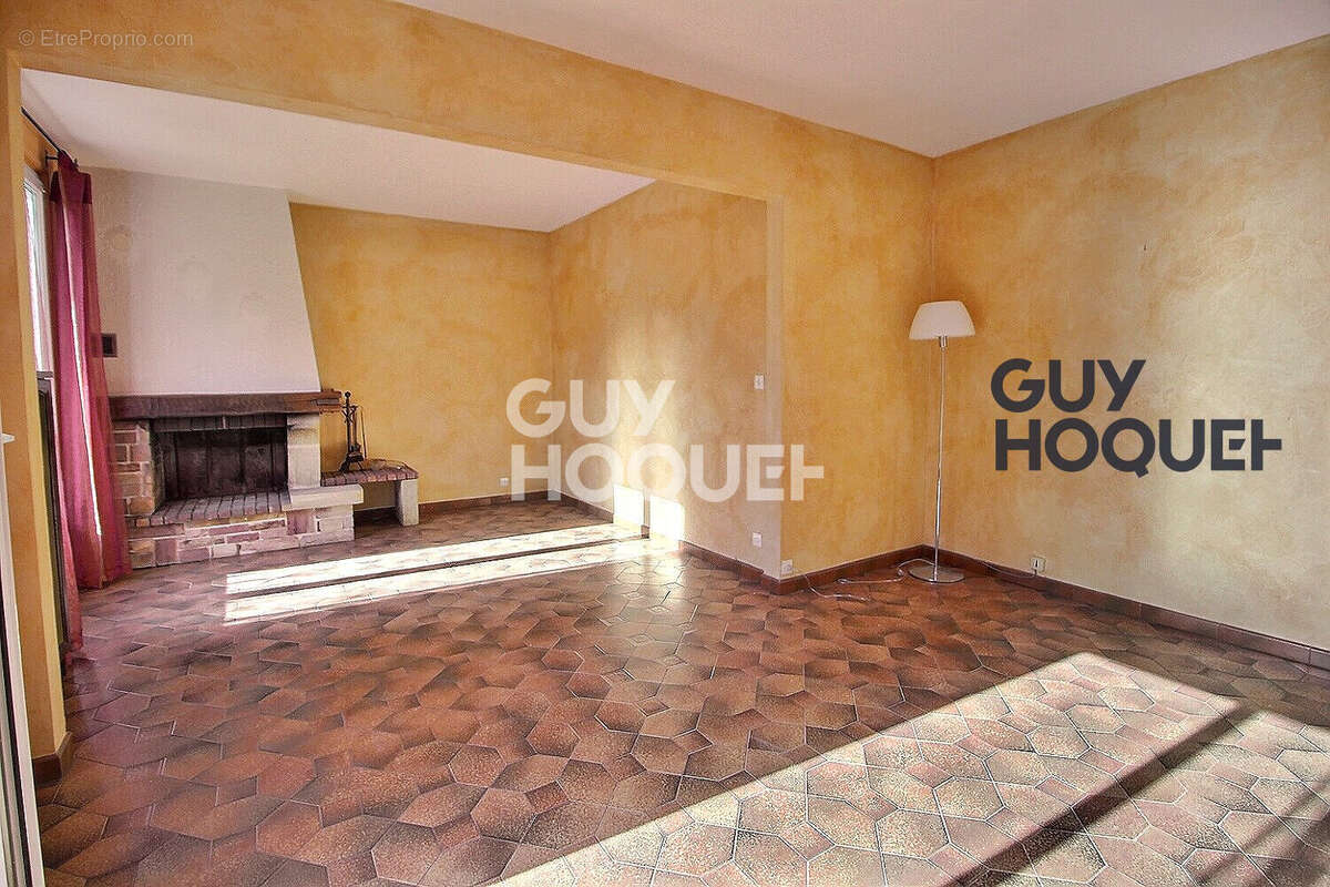 Maison à LIMEIL-BREVANNES