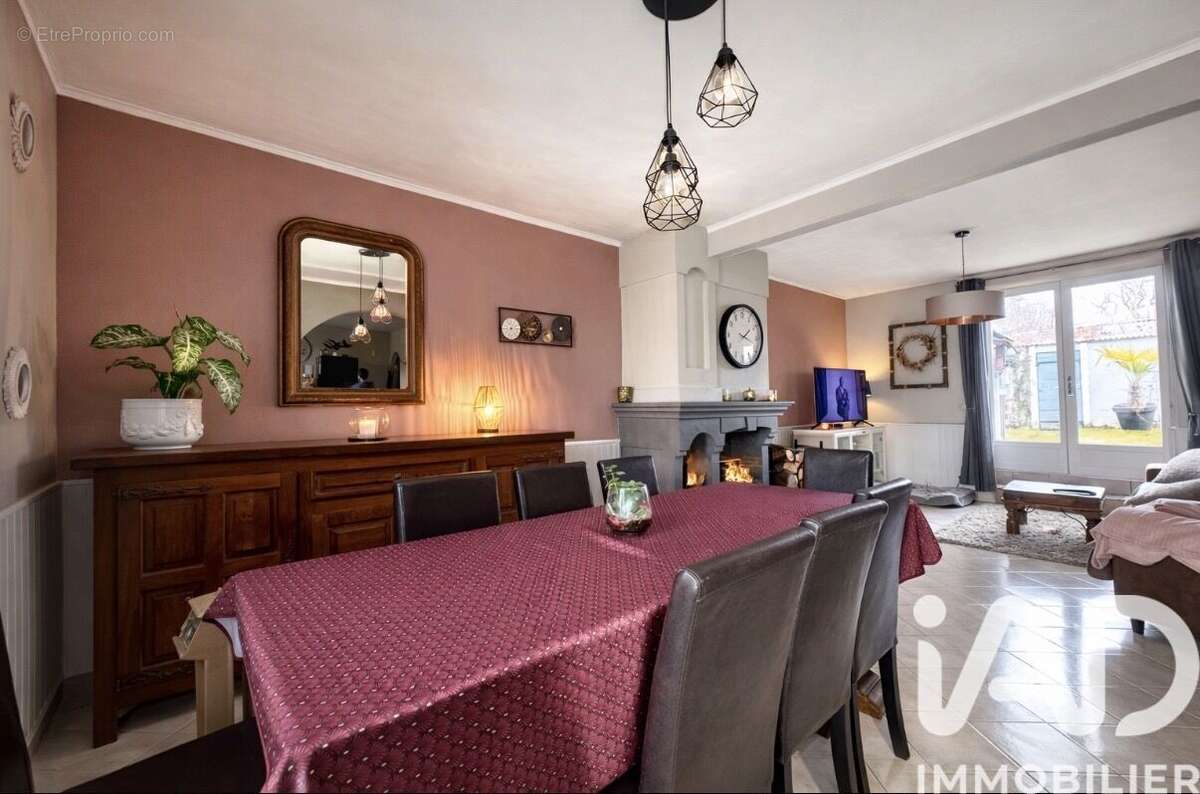 Photo 2 - Maison à COULOMMIERS