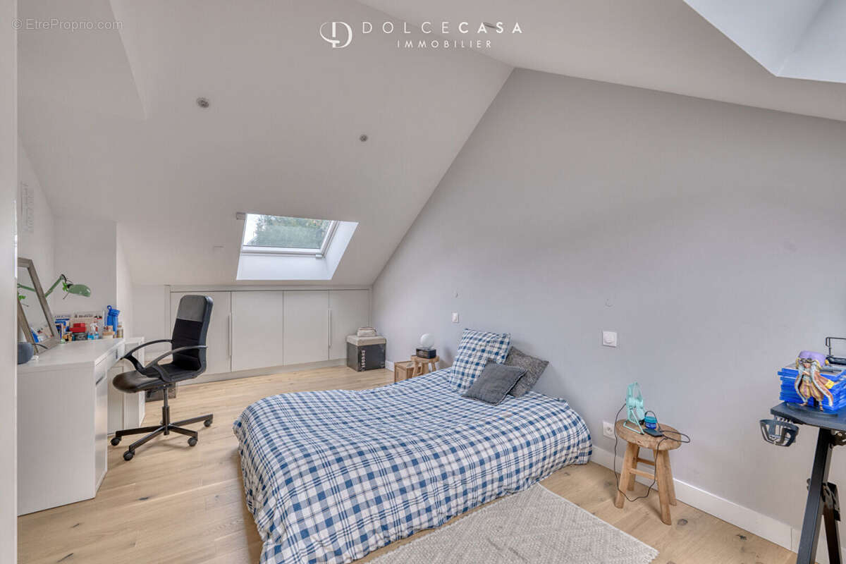 Maison à LE PERREUX-SUR-MARNE