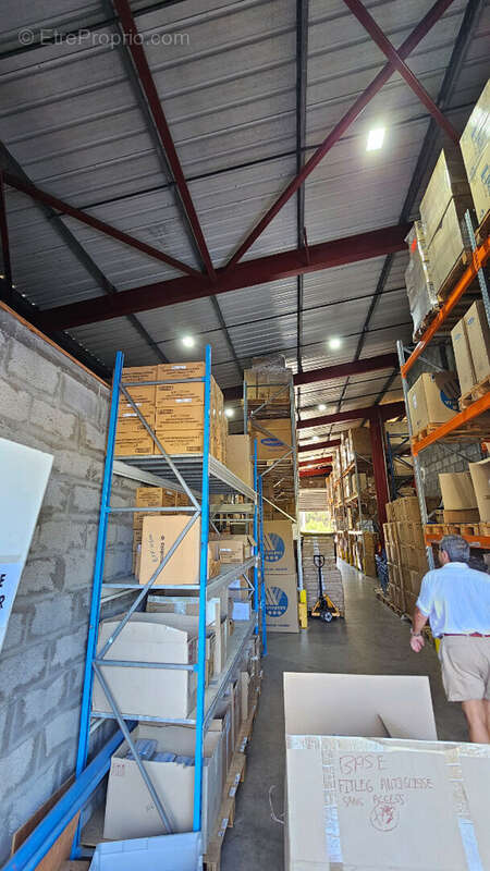 Commerce à LA POSSESSION