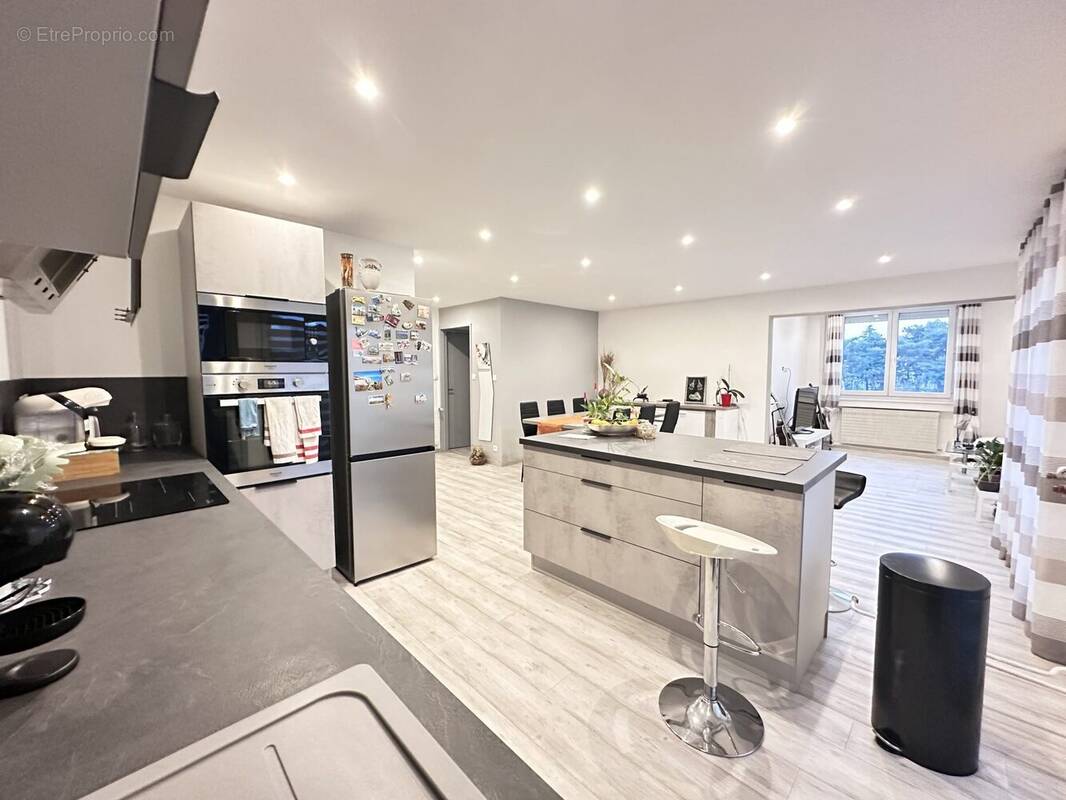 Appartement à SAINT-PAUL-EN-JAREZ