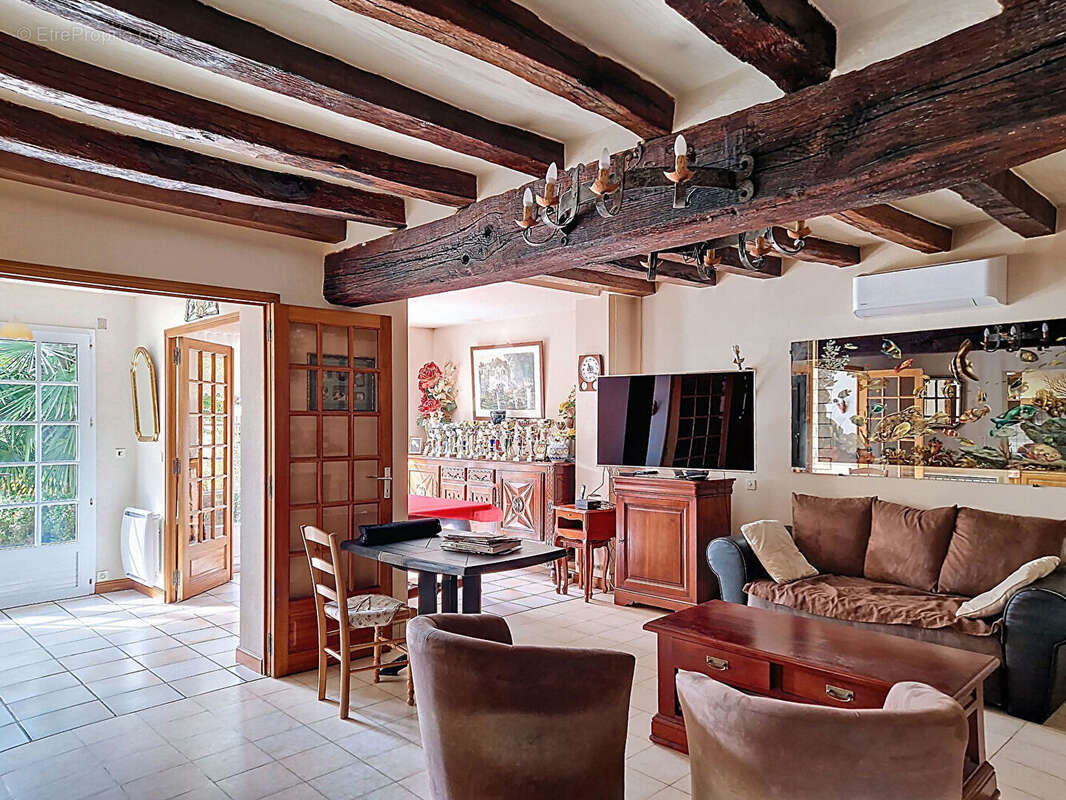 Maison à MONTREUIL-JUIGNE