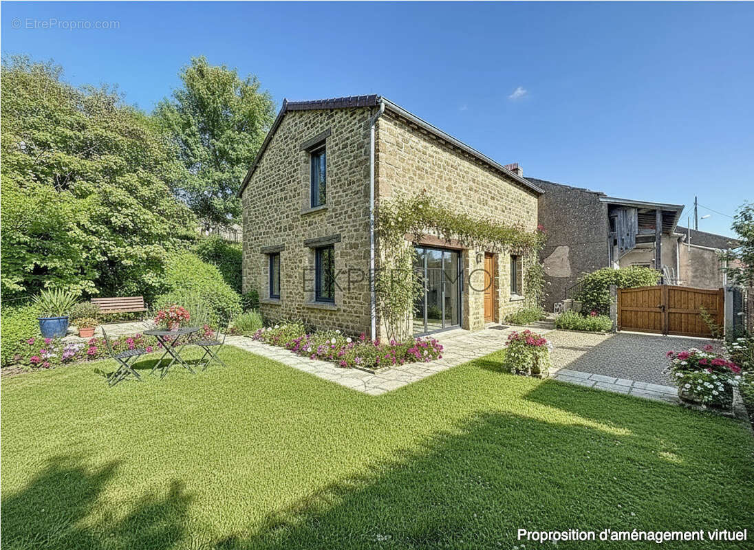 Maison à OZENAY