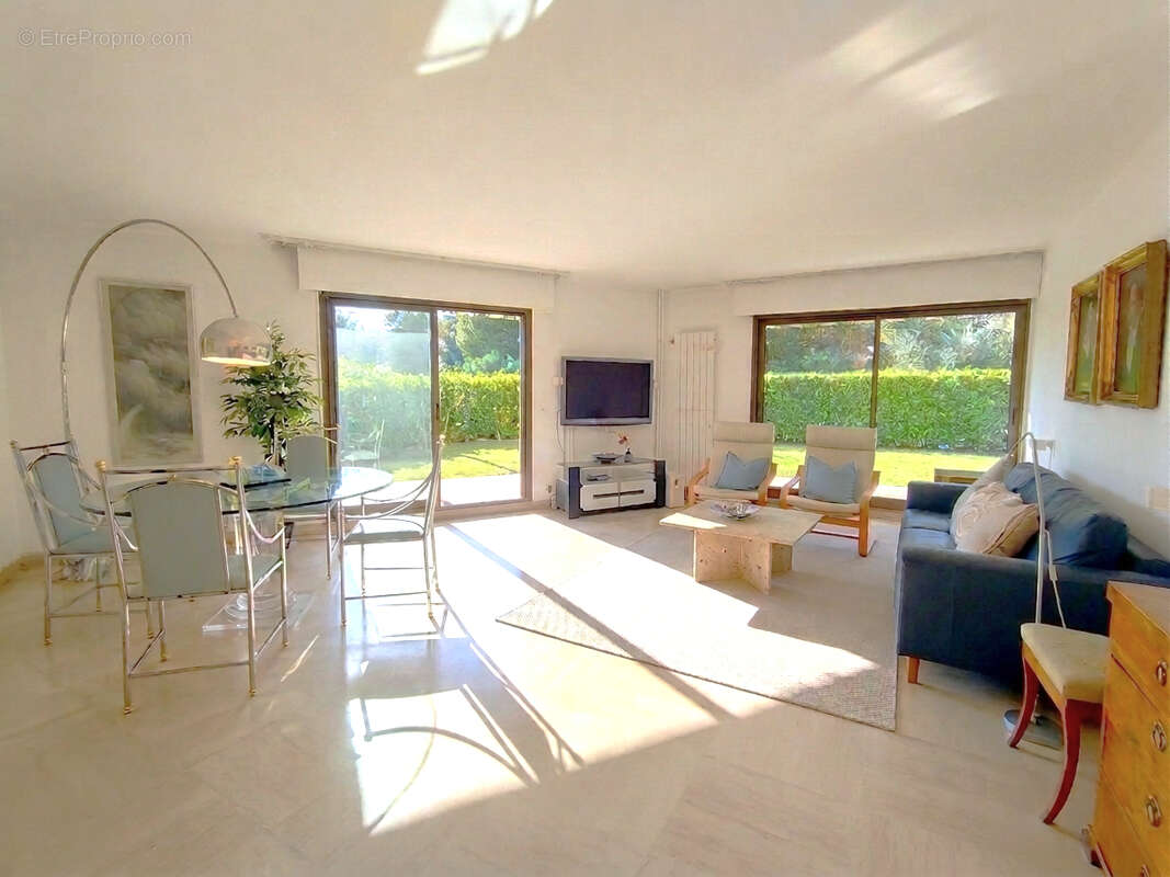 Cannes marina: rare ! superbe rez-de-jardin - garage + cave - photo 3