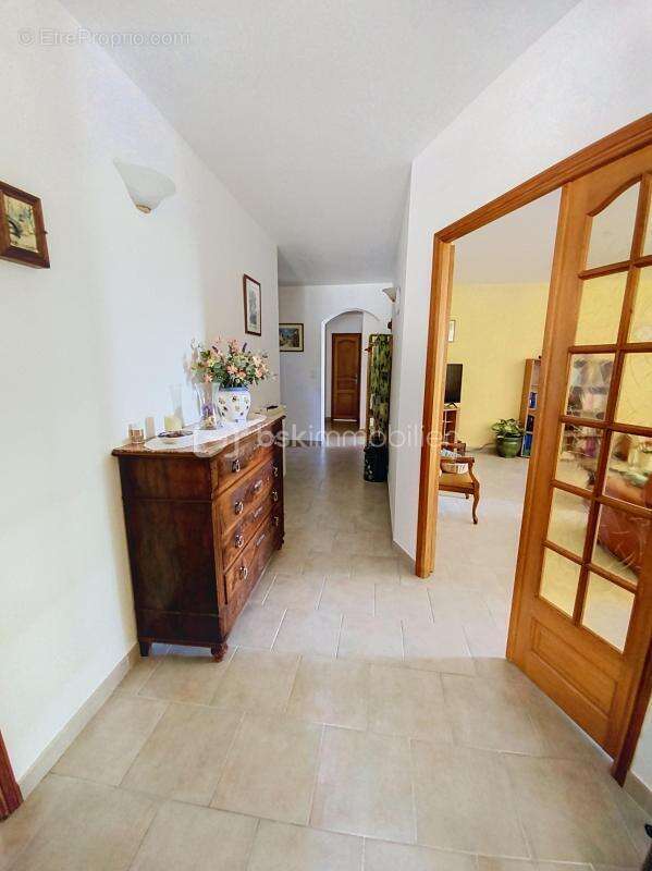 Viletelle - 1000 m2 terrian - maison de 151 m2 piscinable - photo 4