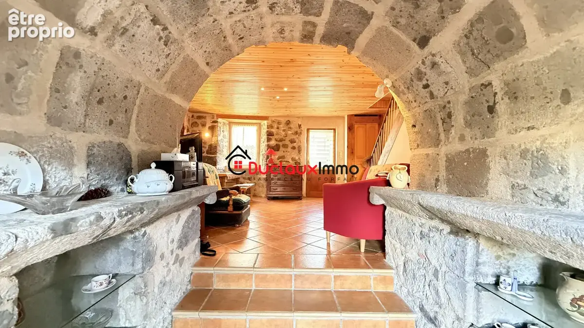 Maison en pierre à rénover avec terrain - Vallée de la Jordanne - photo 4