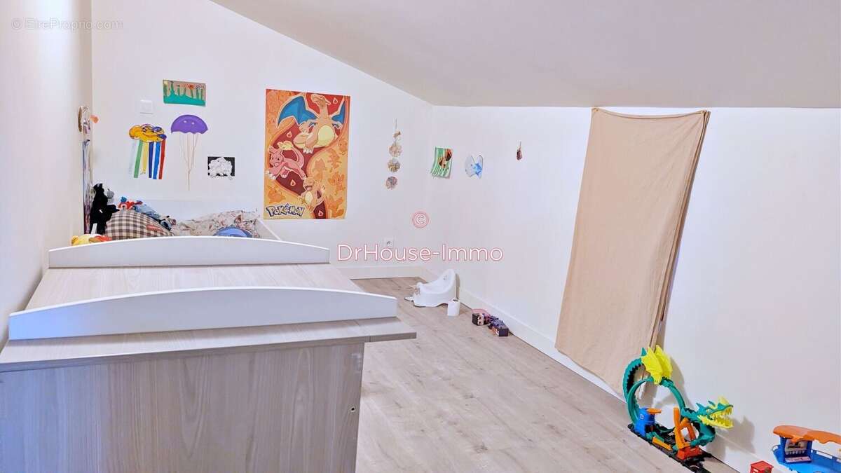 Appartement à UNIEUX