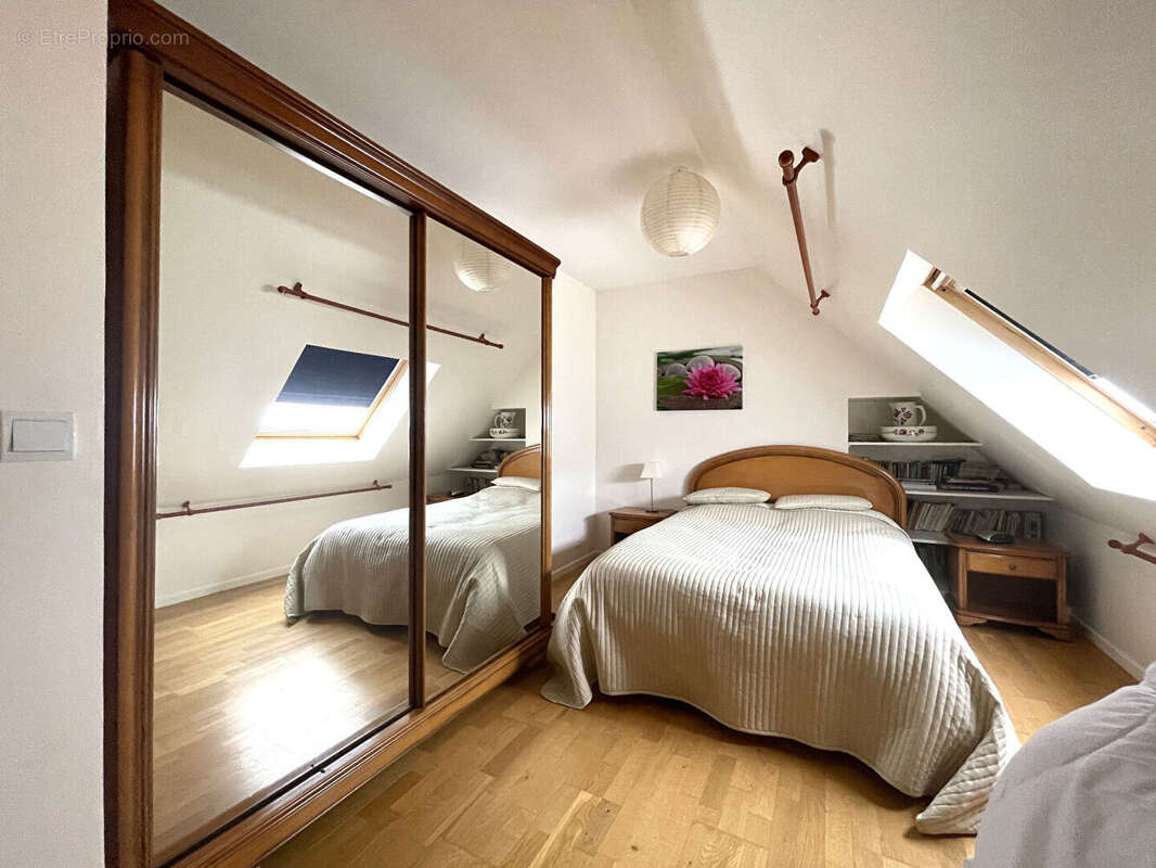 COMPROMIS SIGNE A L'AGENCE  Maison idéalement située de 5/6 pièces de  117 m² habitables sur un terrain de 600m² - photo 6