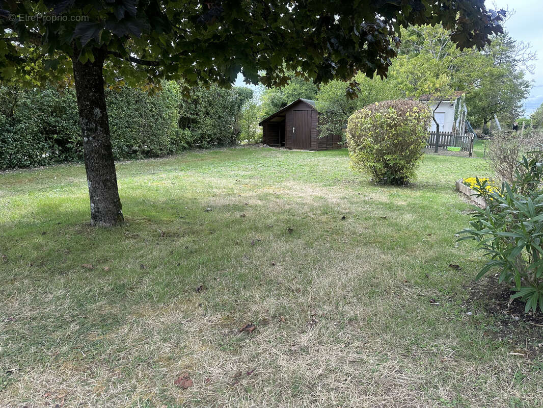 Maison à GENSAC-LA-PALLUE