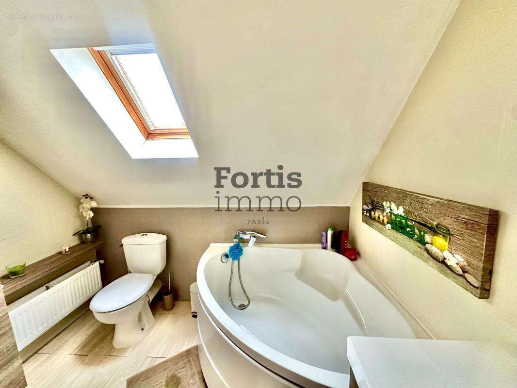 Maison à OLLAINVILLE