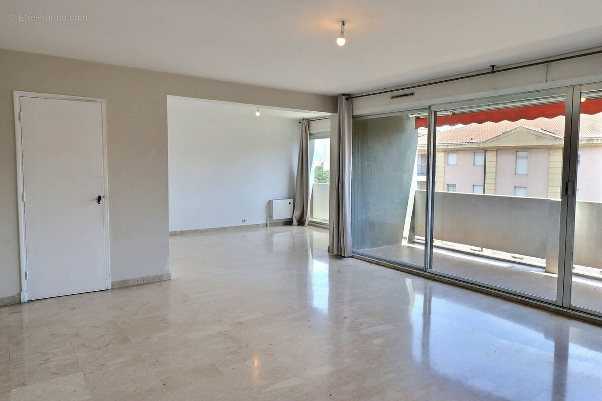 Appartement à MARSEILLE-8E