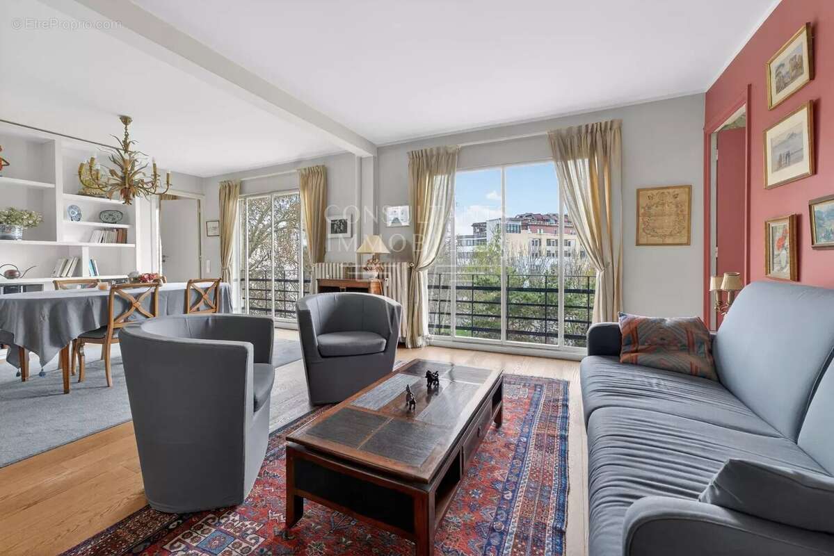 Appartement à NEUILLY-SUR-SEINE