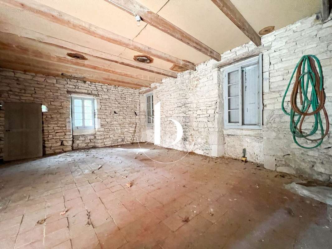 Maison à BARJAC