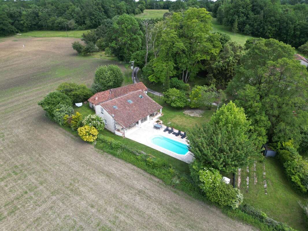 Maison à PERIGNAC