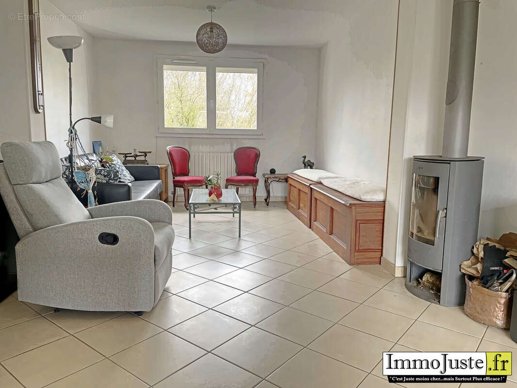 Maison à MAGNY-LES-HAMEAUX