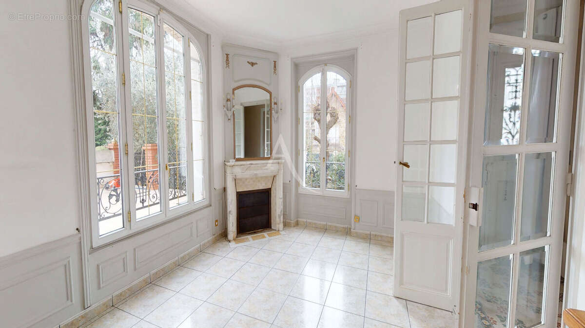 Maison à LES PAVILLONS-SOUS-BOIS