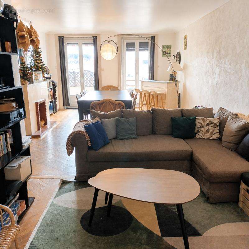 Appartement à NEUVILLE-SUR-SAONE