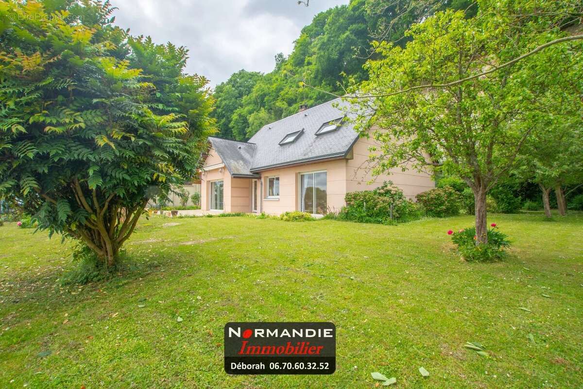 Maison à LE MESNIL-SOUS-JUMIEGES