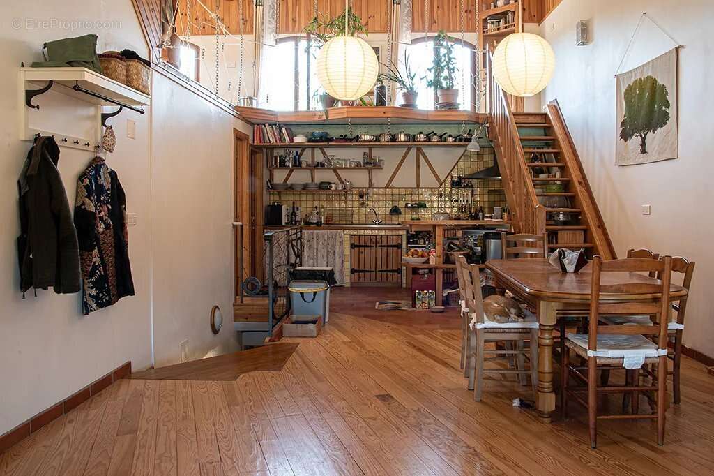 Maison à SAINTE-COLOMBE-SUR-L'HERS