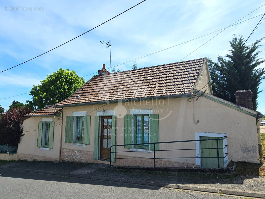 Maison à DOMPIERRE-SUR-BESBRE
