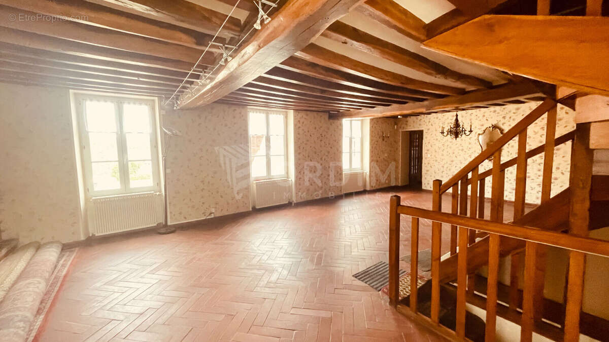Maison 212 m² à Courgis  - photo 6