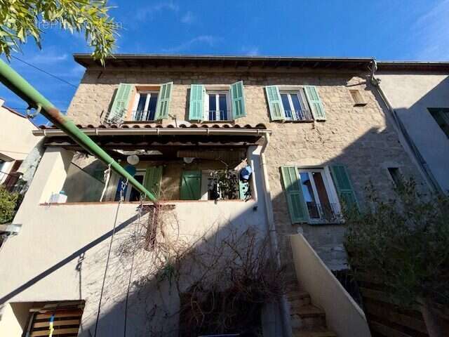 Appartement à CONTES