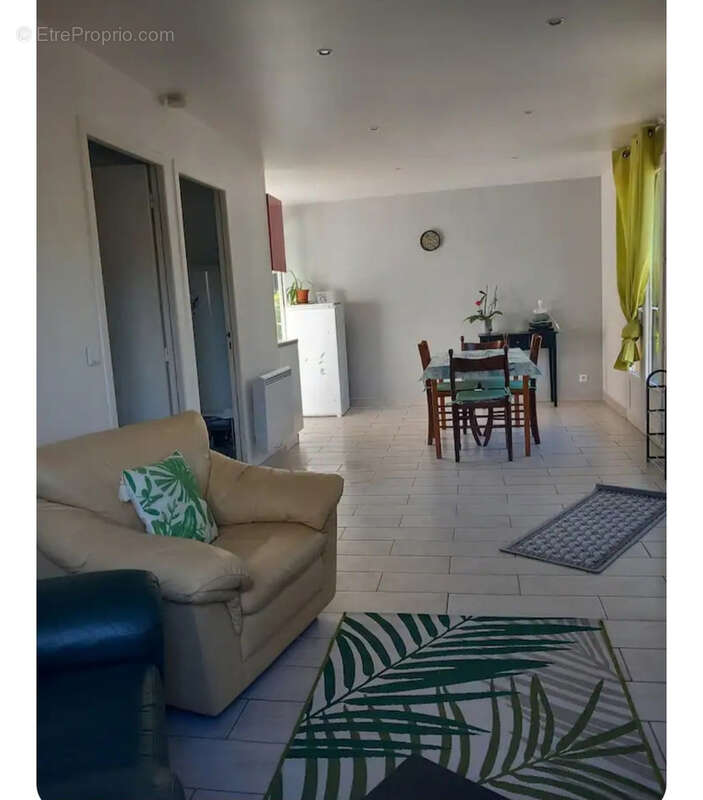 Maison à REYNES