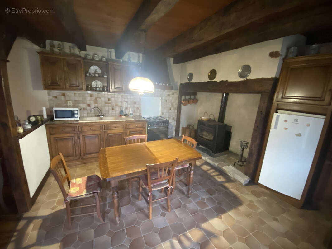Maison à SAINT-CHAMANT